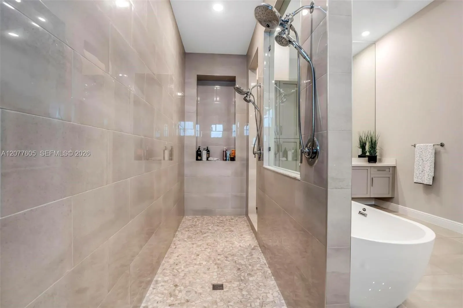 12570 N Parkland Bay Trail