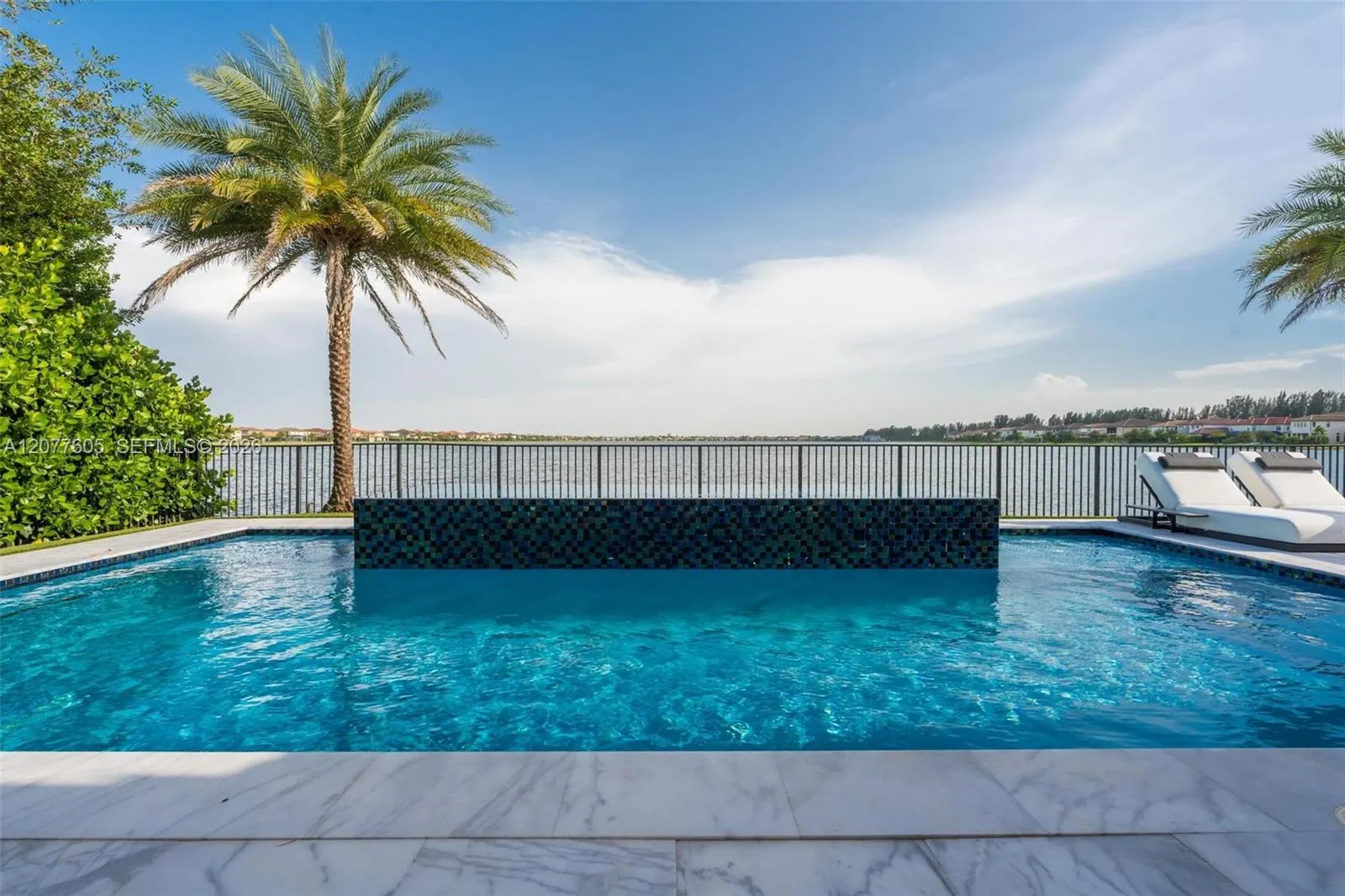 12570 N Parkland Bay Trail