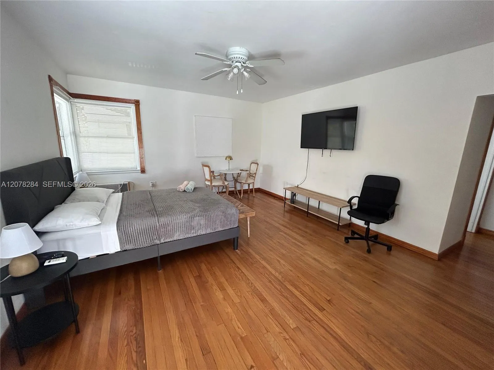 300 Sunset Drive #10
