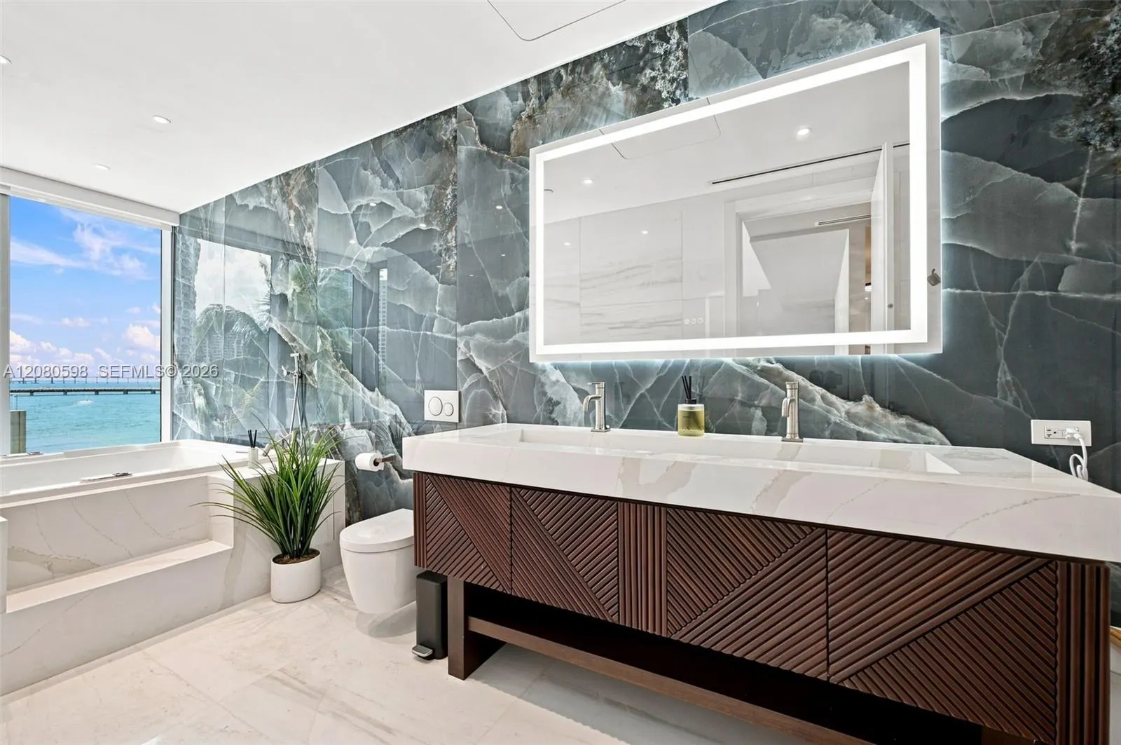 300 Biscayne Blvd Way #301