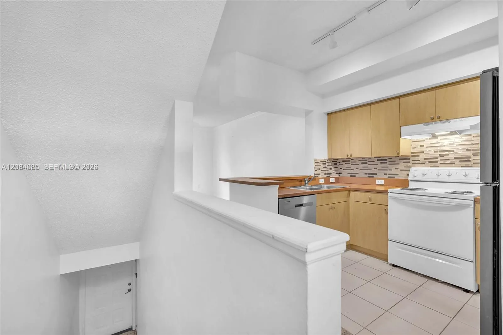 2931 NE 185th Street #1101