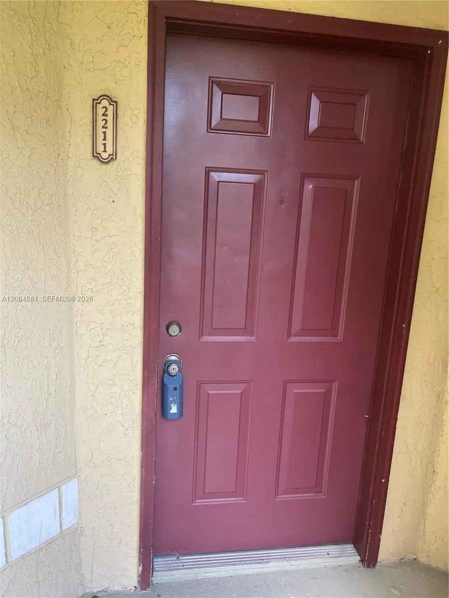 437 Vista Isles Drive #2211