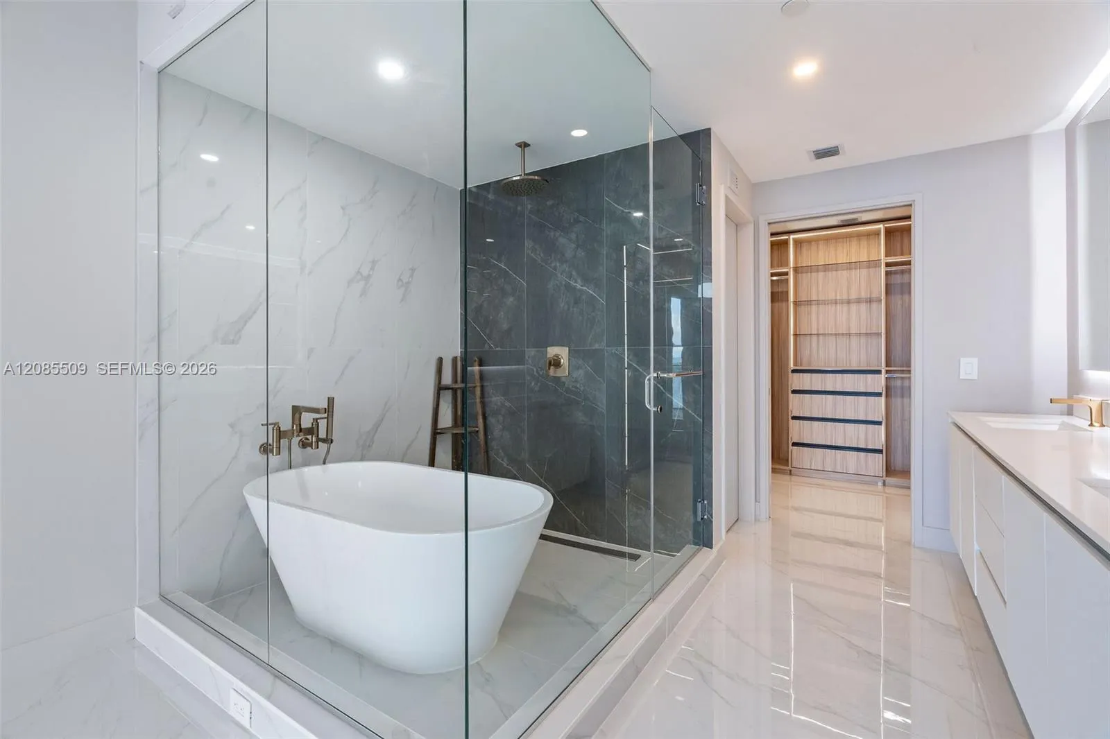 700 NE 24th Street #2206