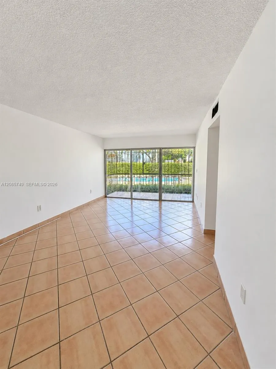 520 NE 38th Street #11