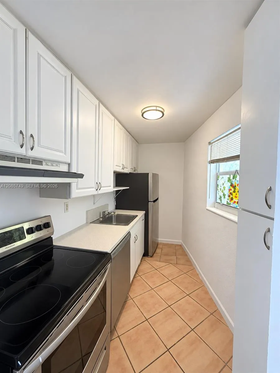 520 NE 38th Street #11