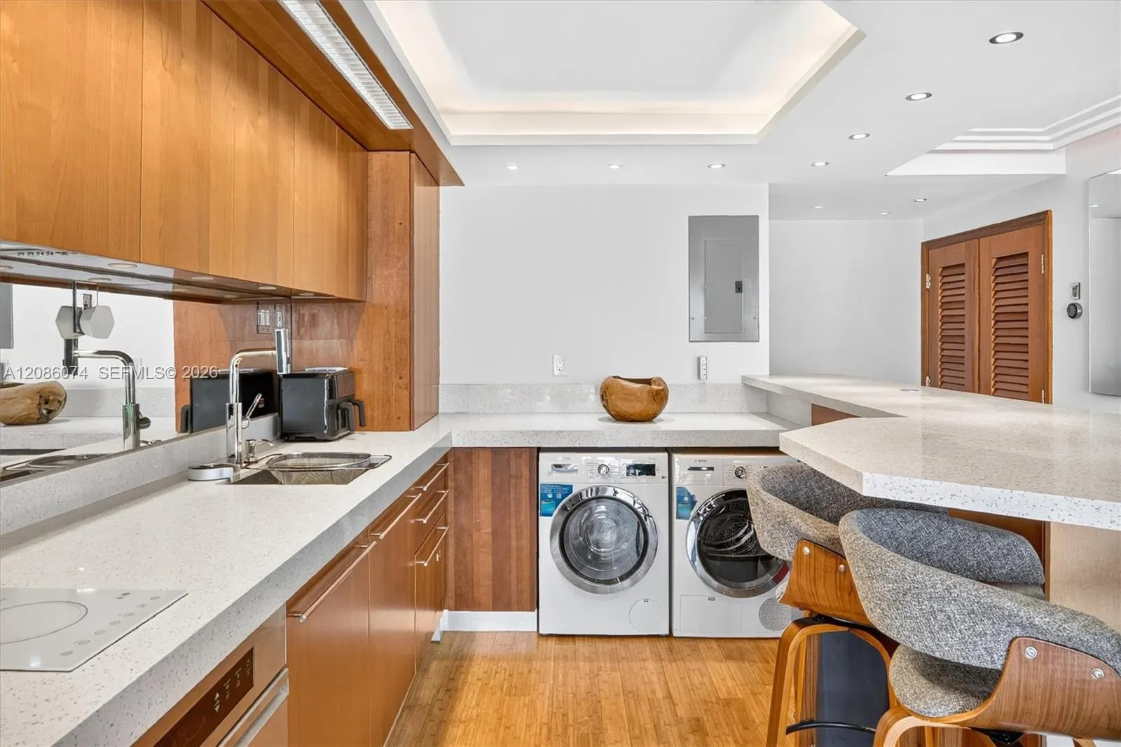 401 Ocean Drive #518