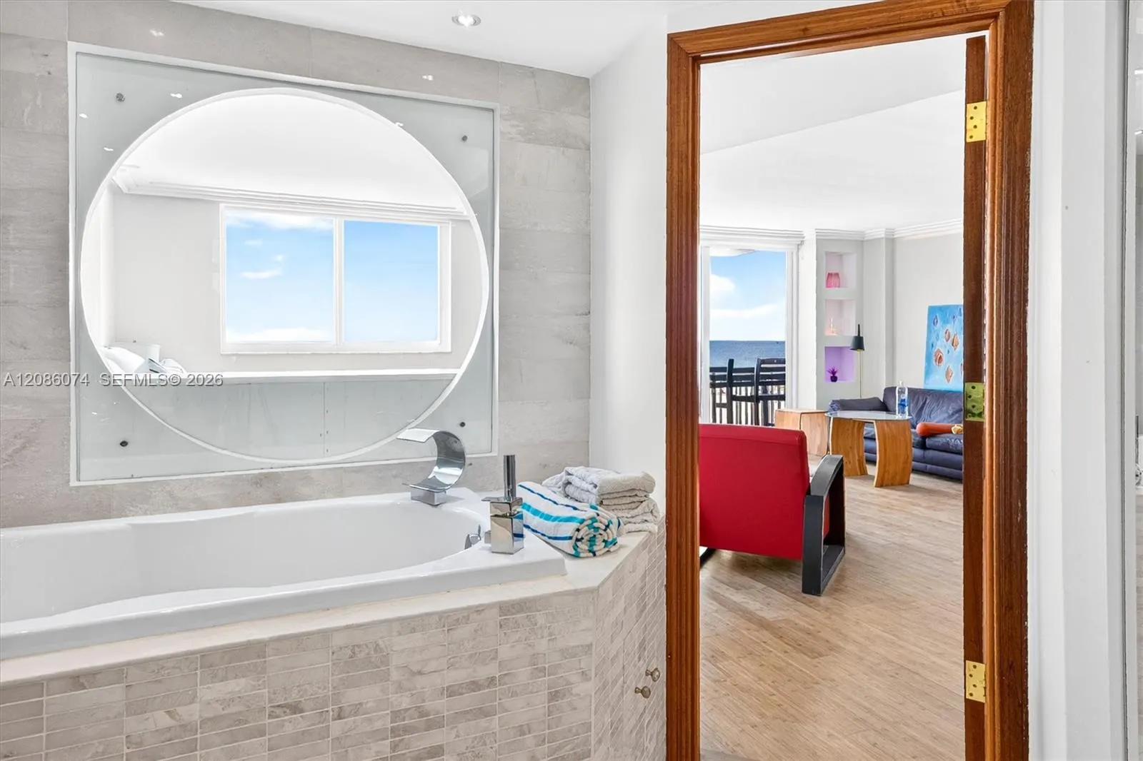 401 Ocean Drive #518