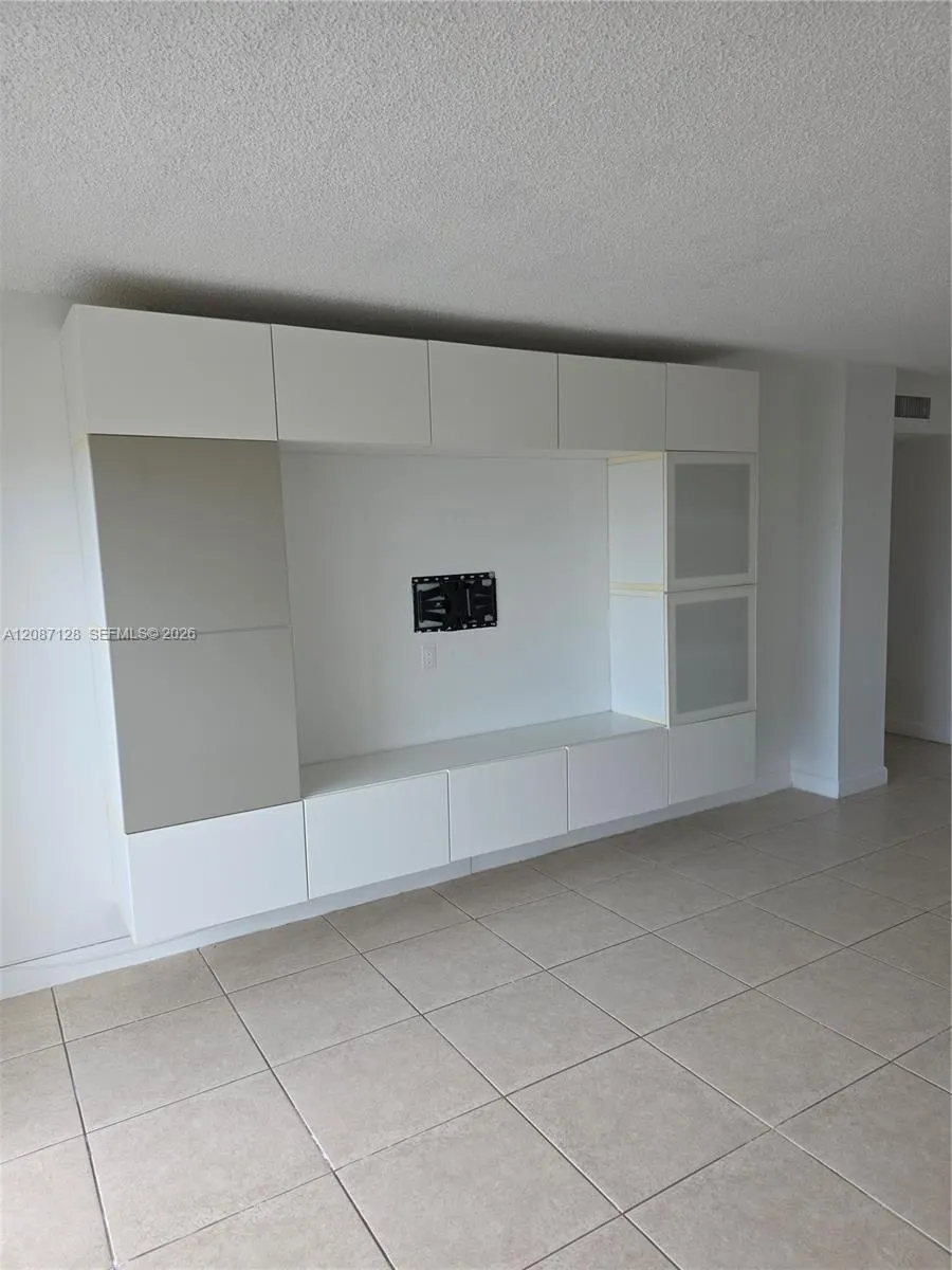 9310 Fontainebleau Boulevard #606