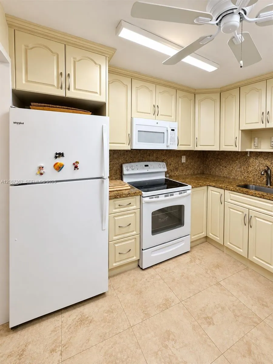 3725 S Ocean Drive #1606