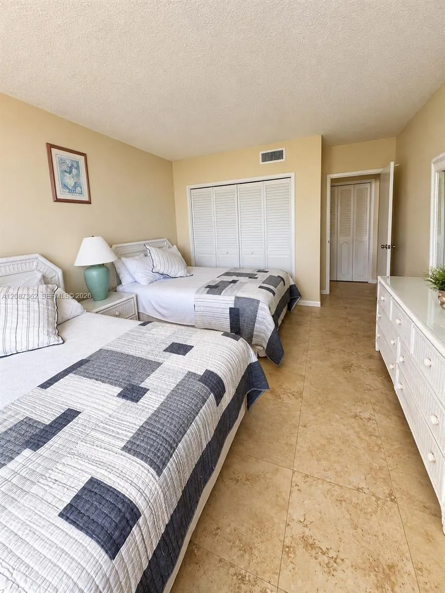 3725 S Ocean Drive #1606