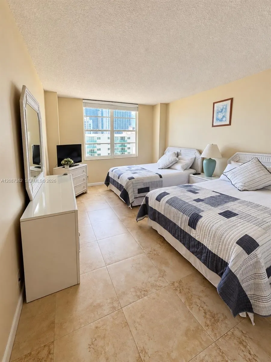 3725 S Ocean Drive #1606