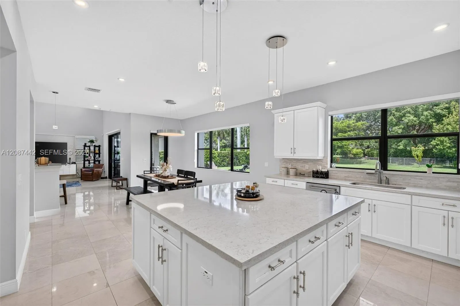 10283 Sweet Bay Manor