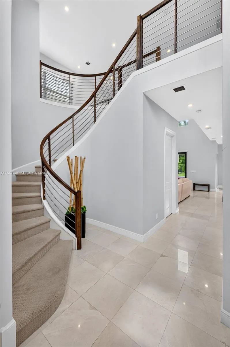 10283 Sweet Bay Manor