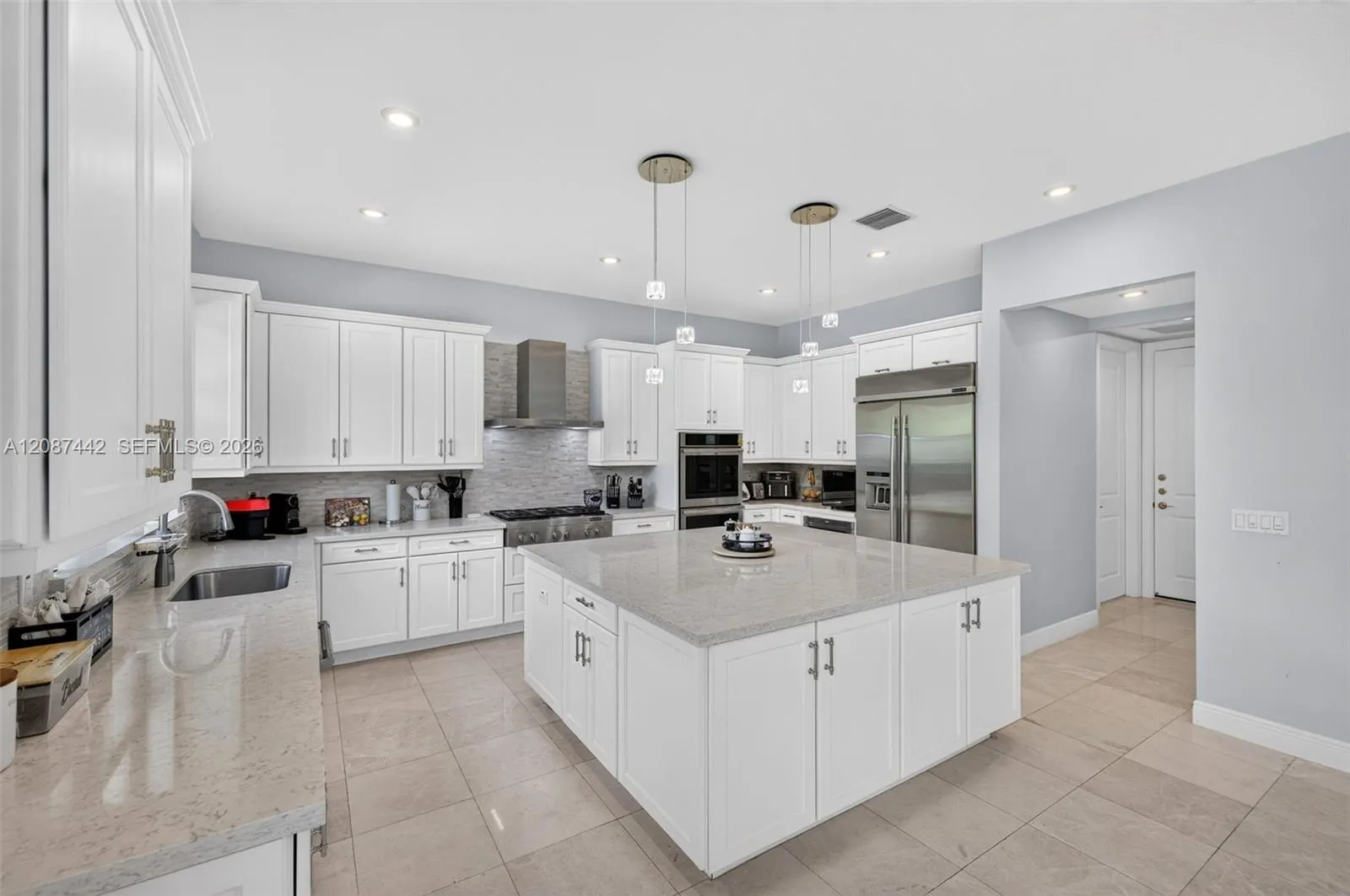 10283 Sweet Bay Manor