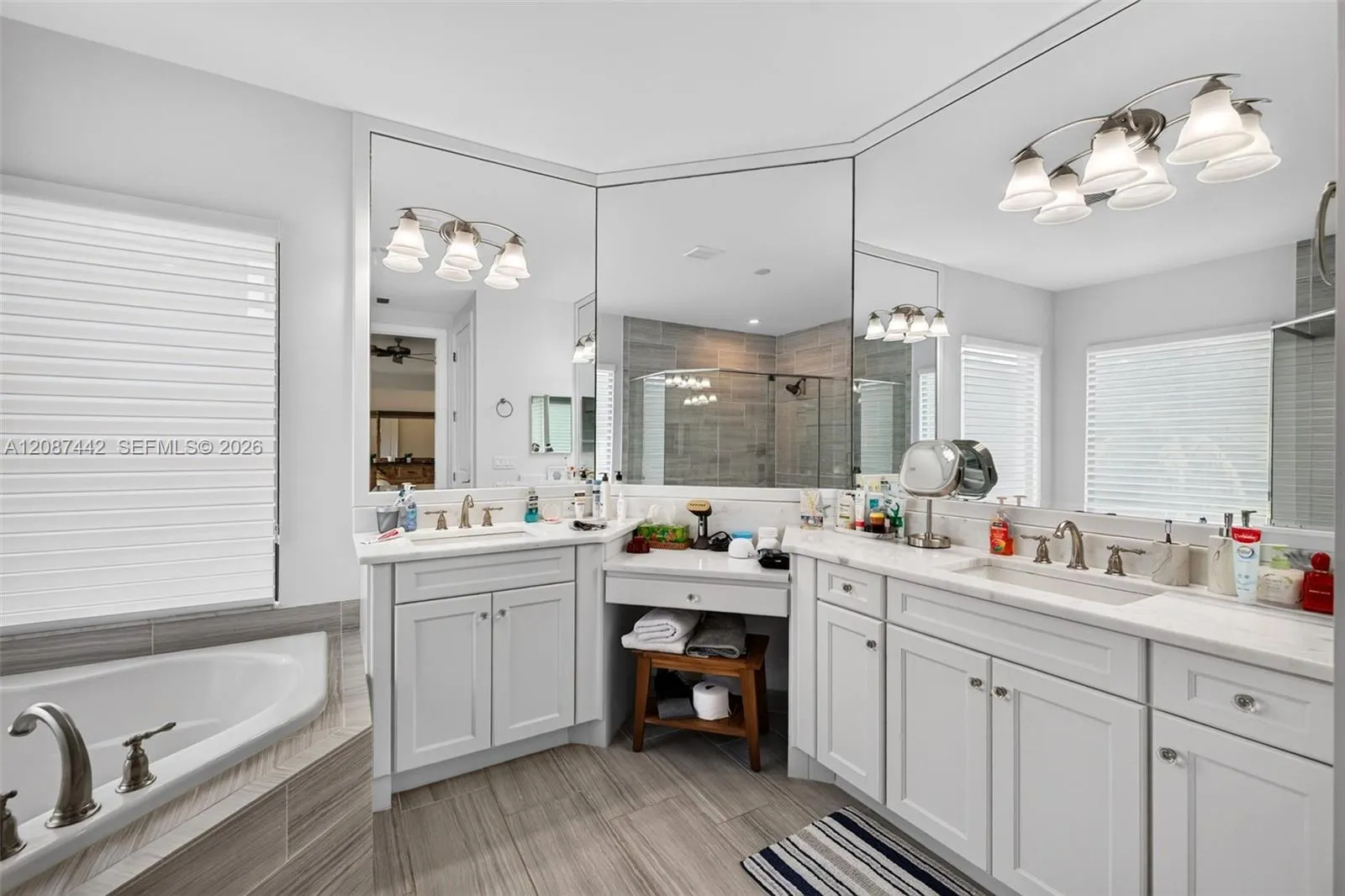 10283 Sweet Bay Manor