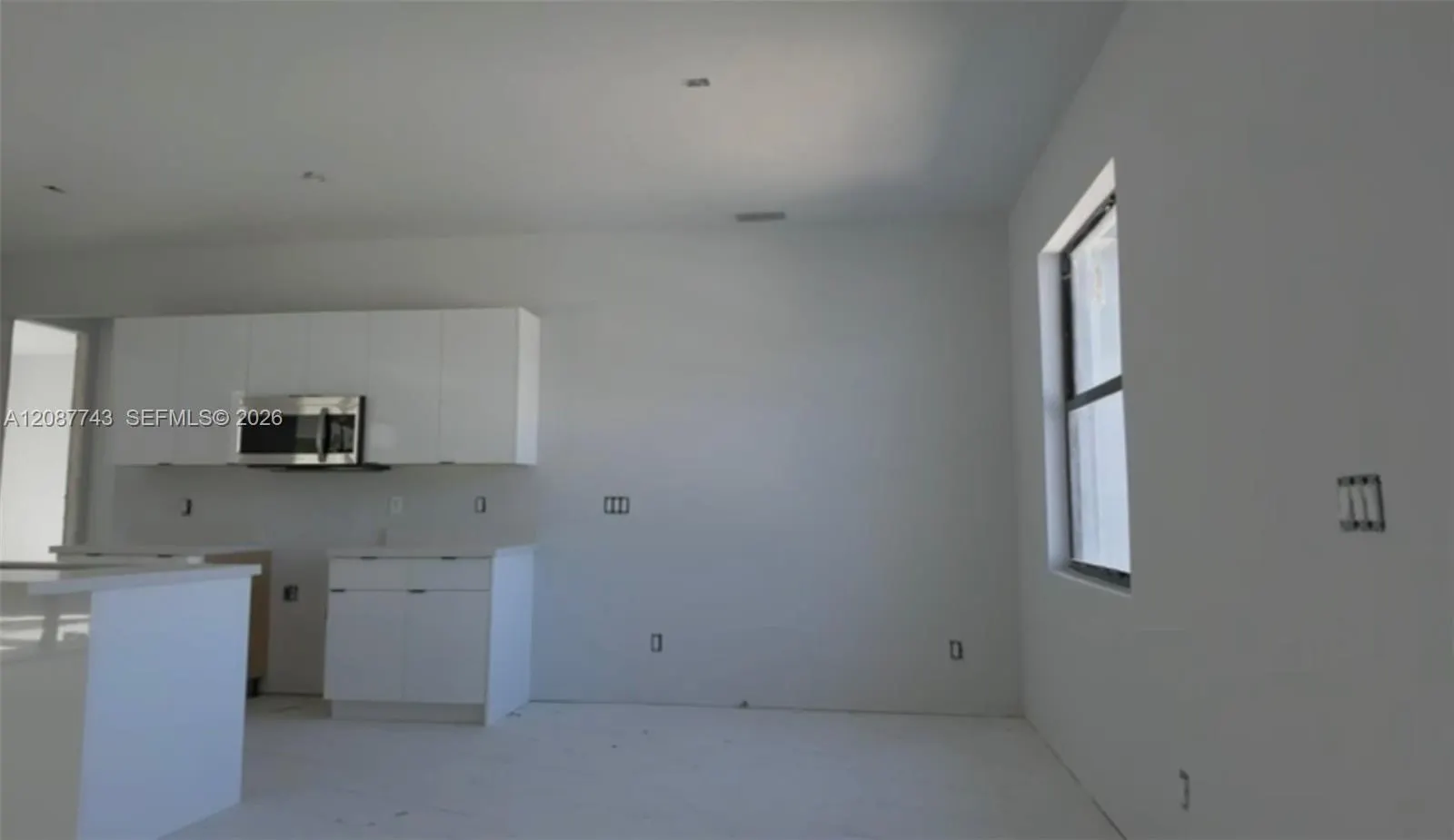 15825 Lakeland Circle