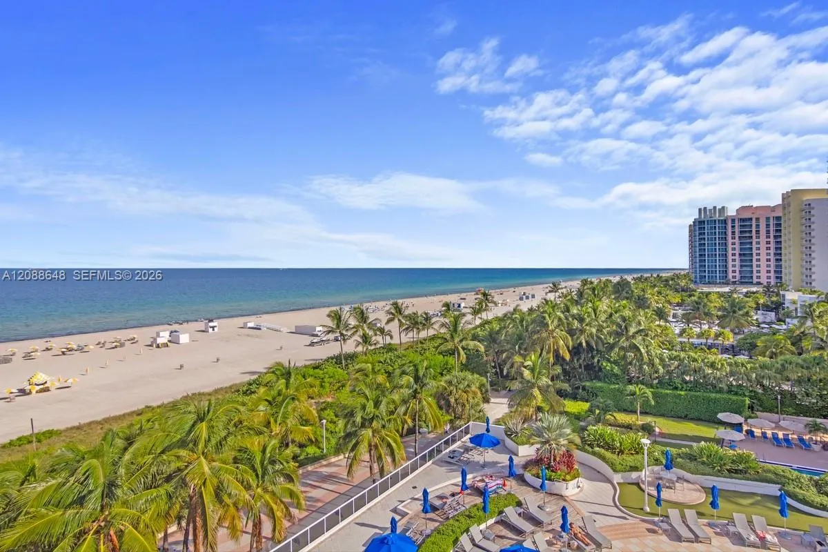 100 Lincoln Road #748