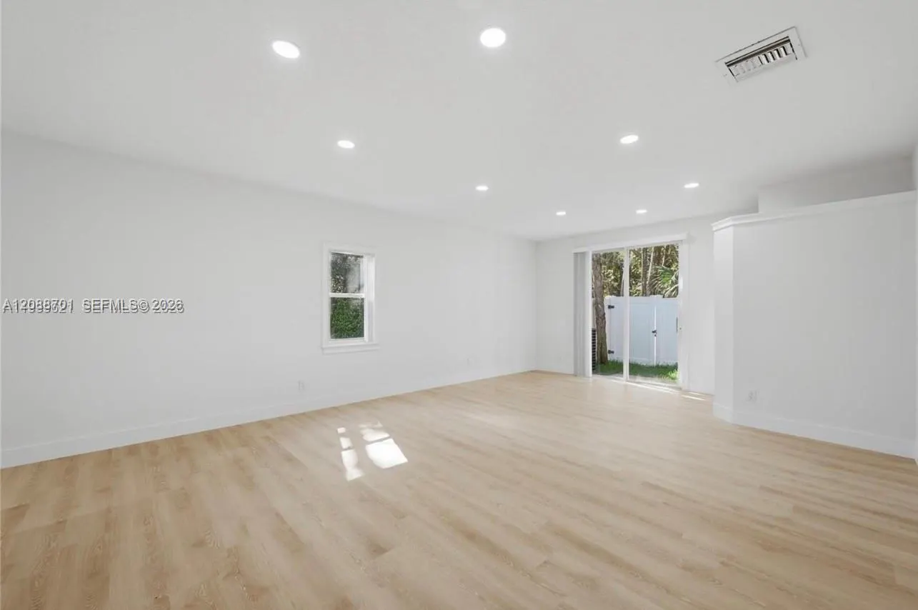 5703 NW 48th Avenue #48