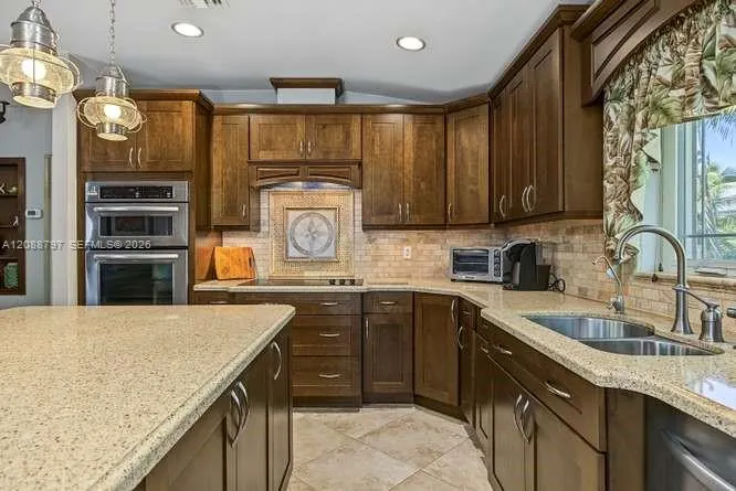 1217 Mockingbird Road