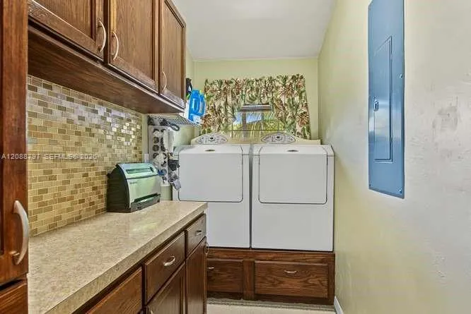 1217 Mockingbird Road