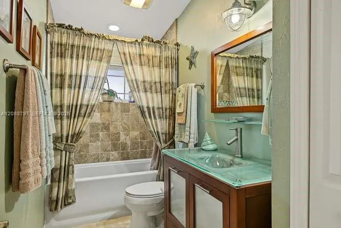 1217 Mockingbird Road