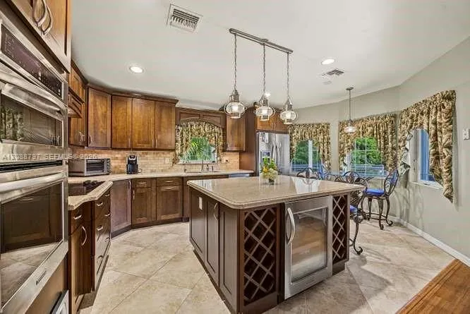 1217 Mockingbird Road