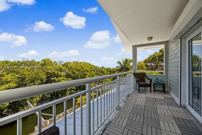 1217 Mockingbird Road
