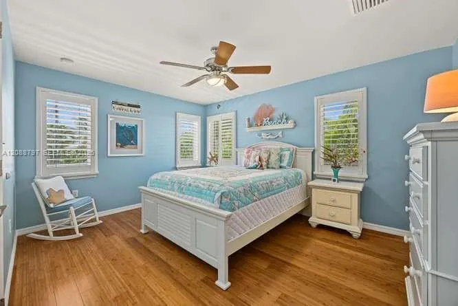 1217 Mockingbird Road