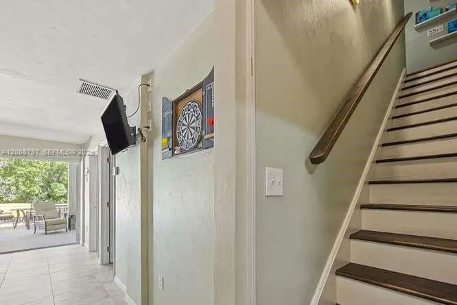1217 Mockingbird Road
