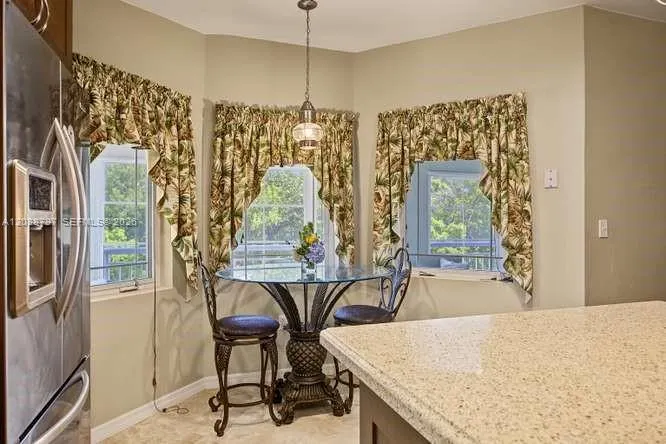 1217 Mockingbird Road