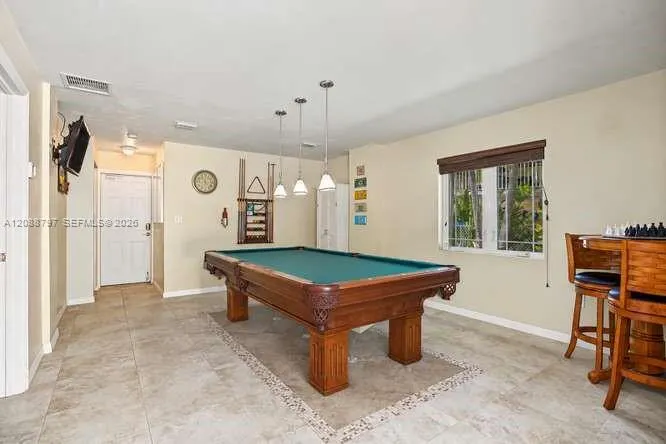 1217 Mockingbird Road