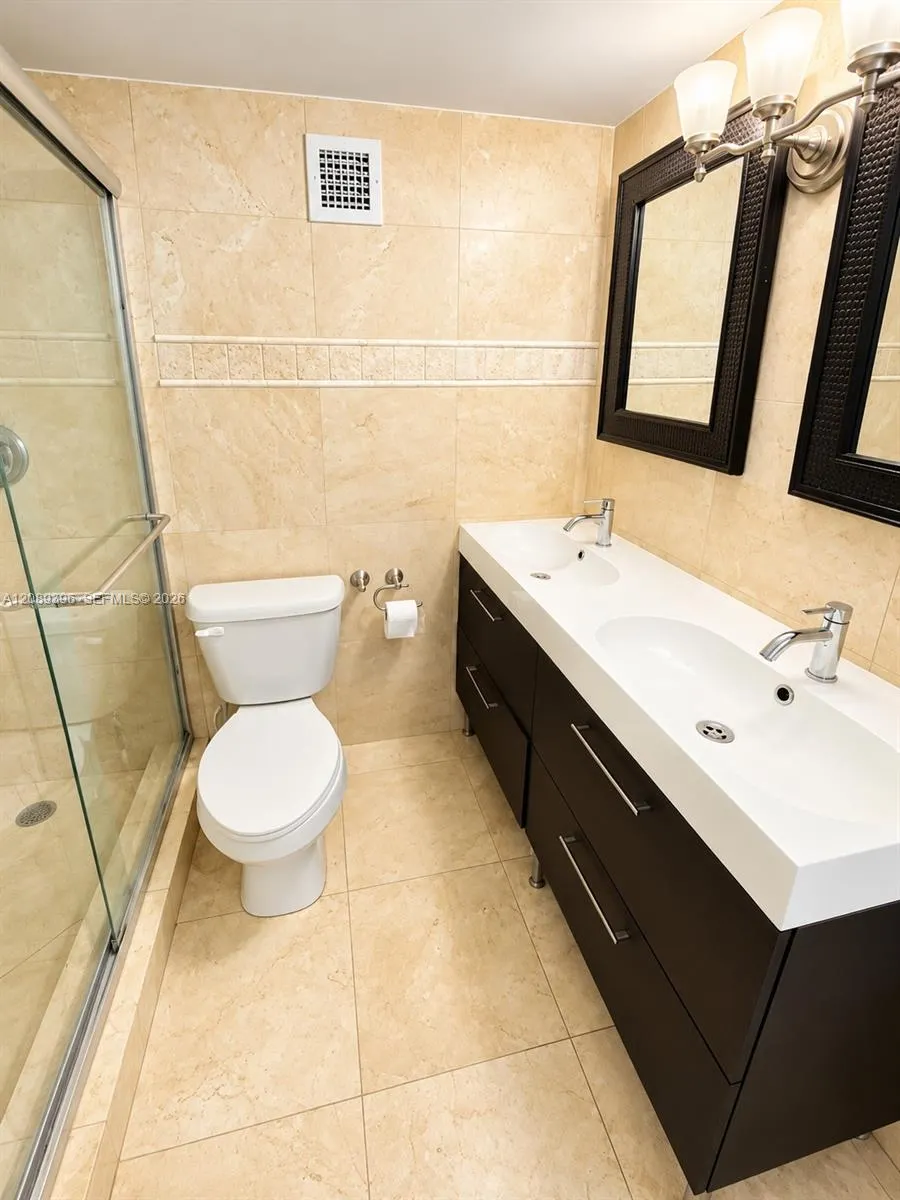 1200 West Avenue #830