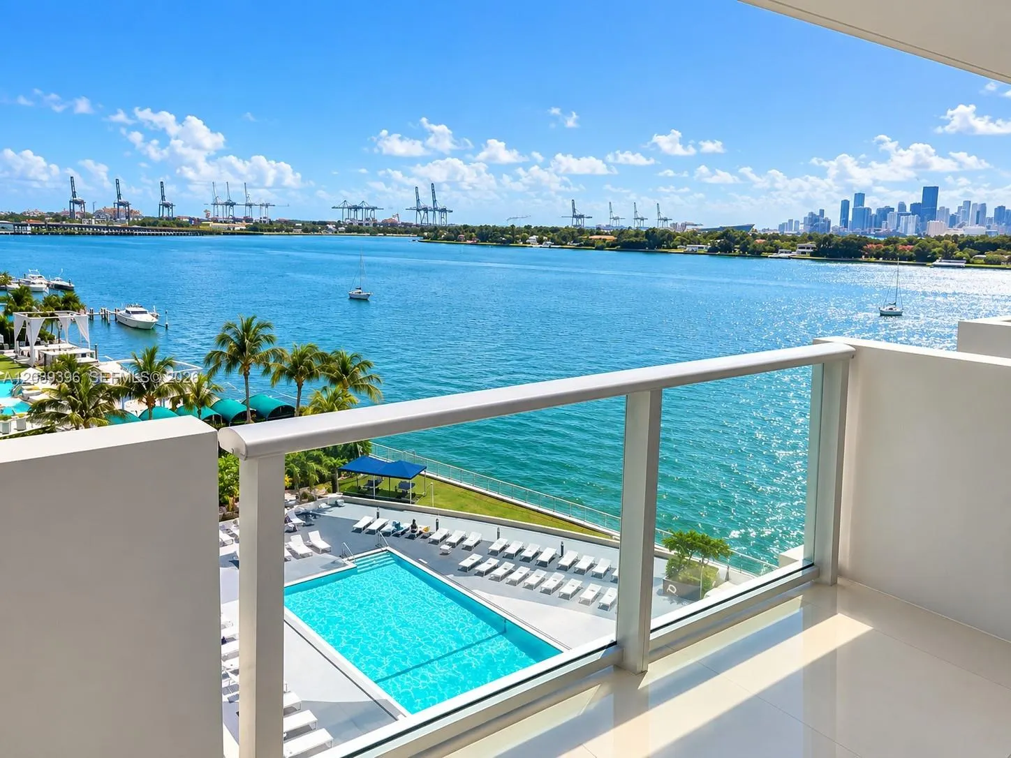 1200 West Avenue #830