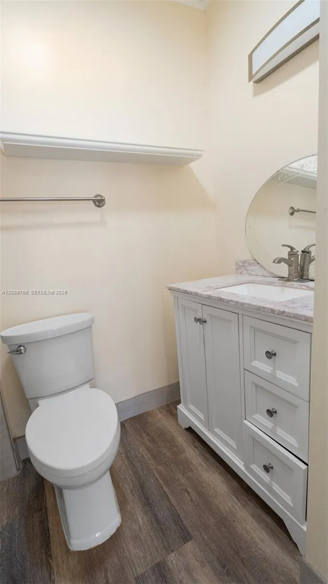 6515 Colonial Drive