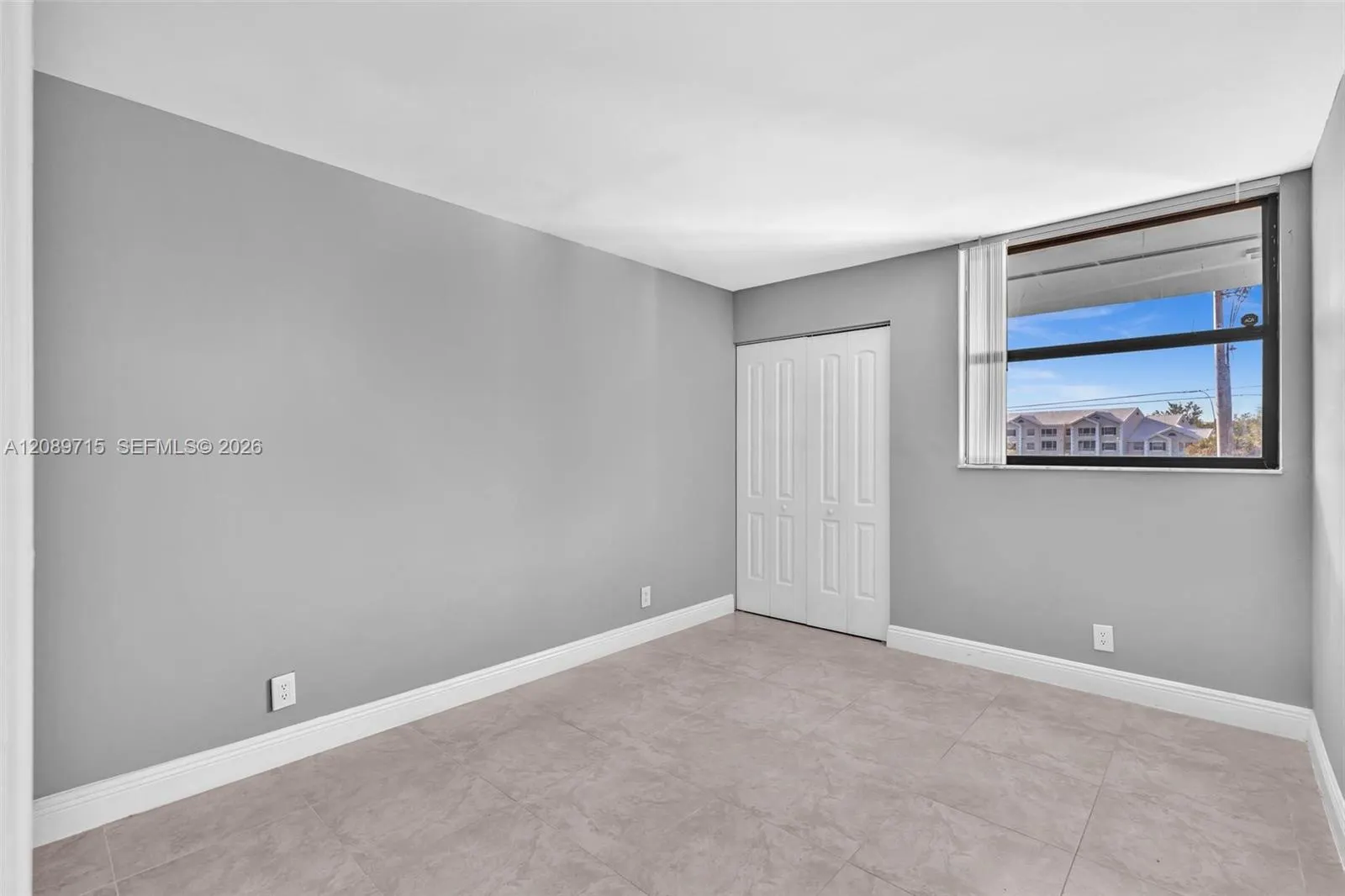 118 Lake Emerald Drive #207