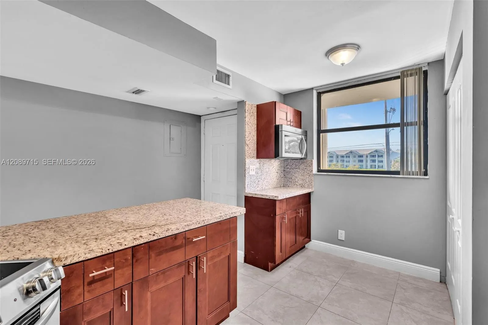118 Lake Emerald Drive #207