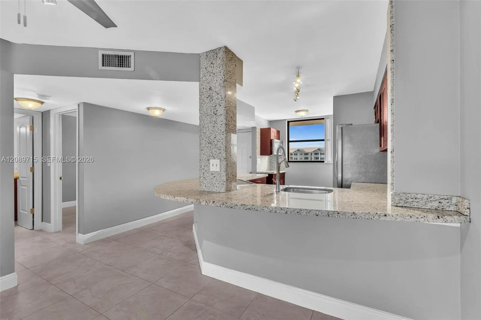 118 Lake Emerald Drive #207