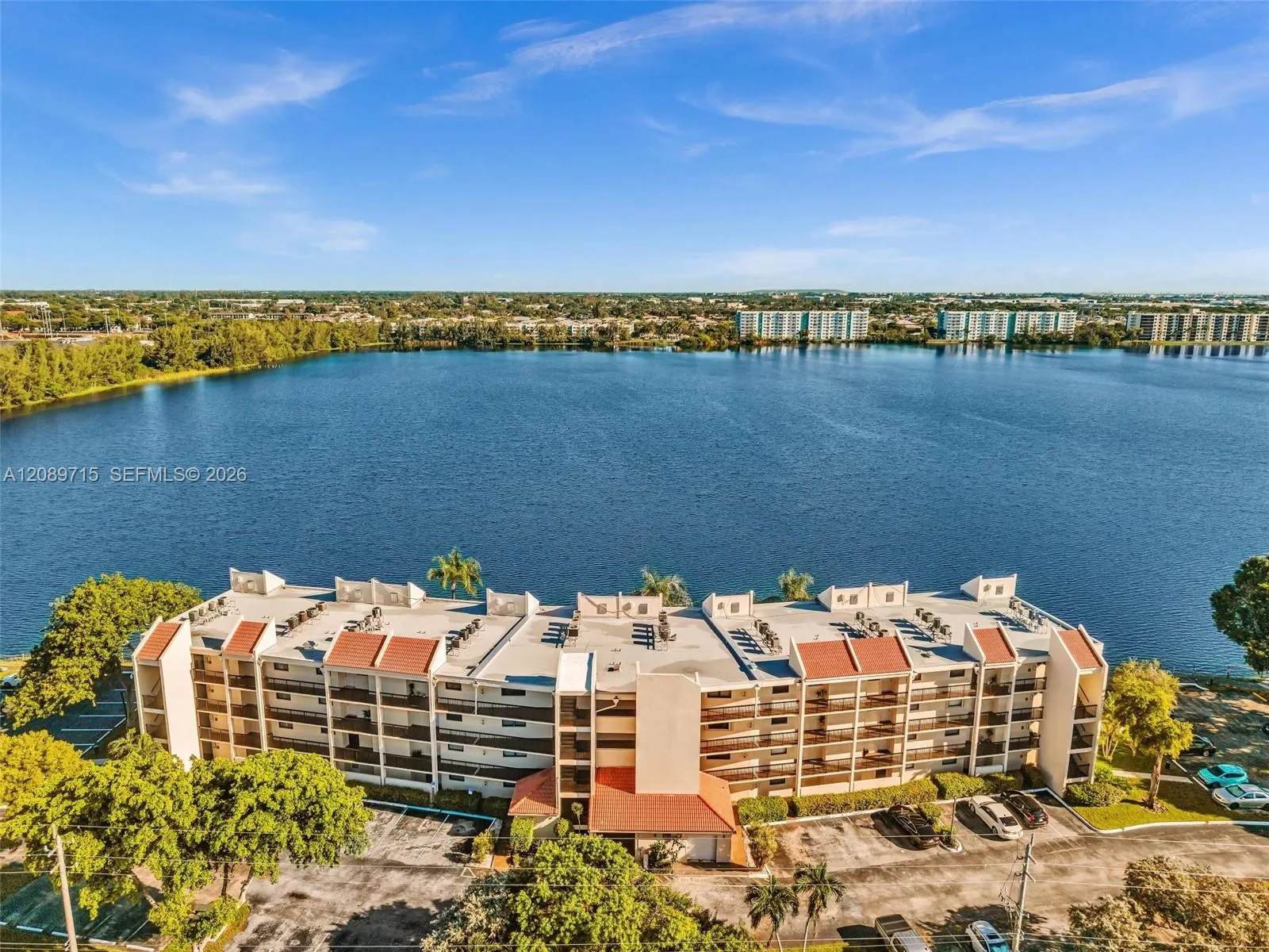 118 Lake Emerald Drive #207