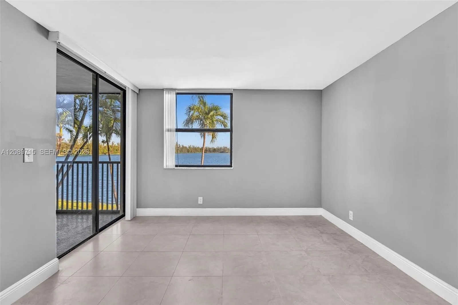 118 Lake Emerald Drive #207