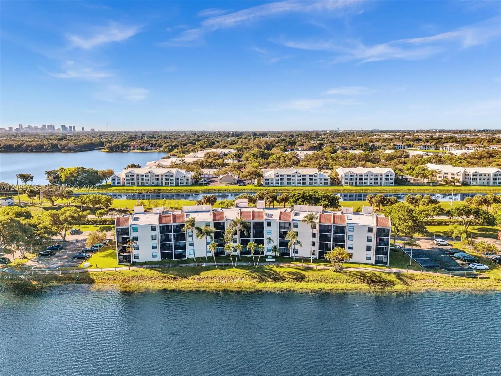118 Lake Emerald Drive #207