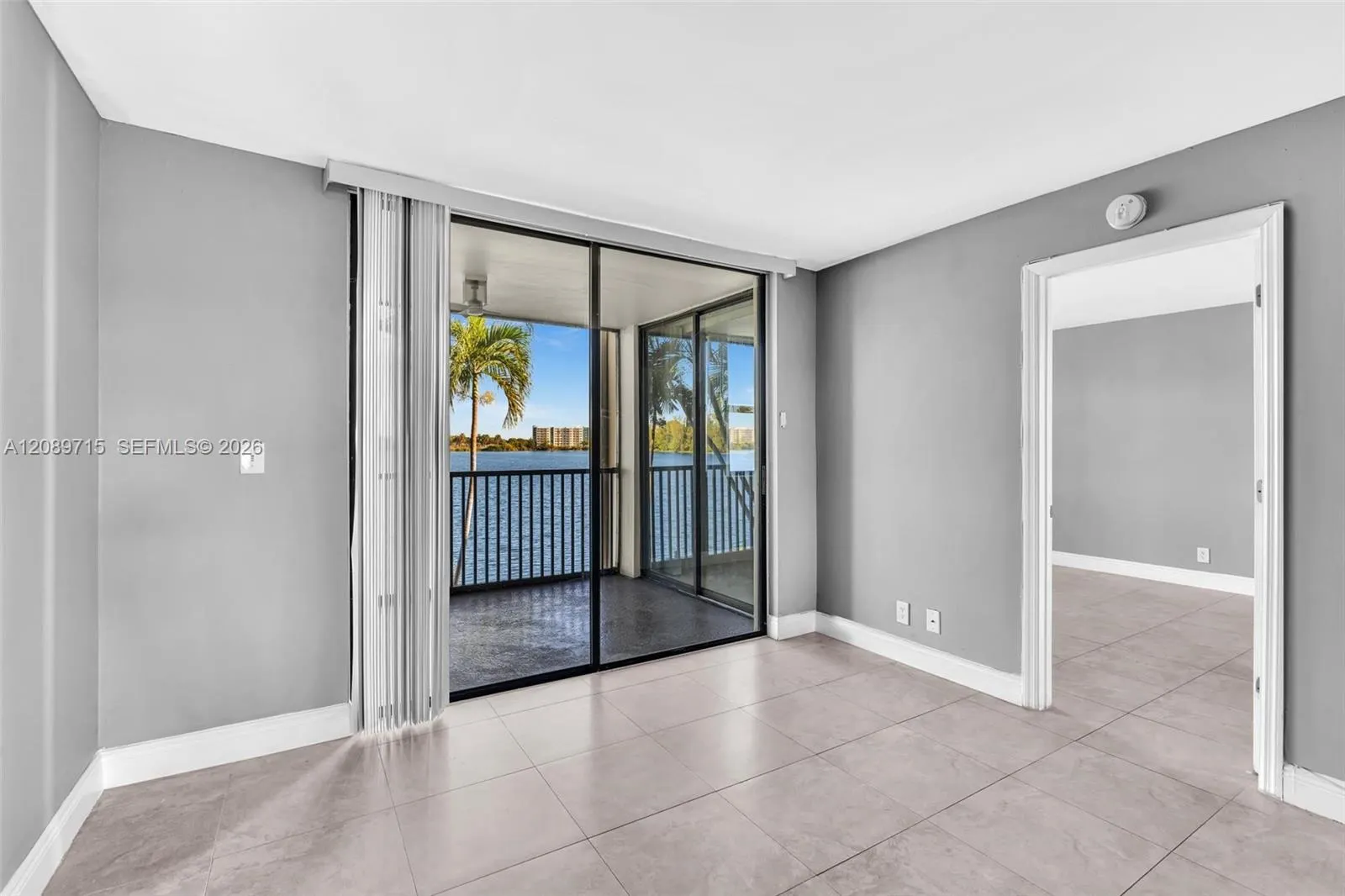 118 Lake Emerald Drive #207