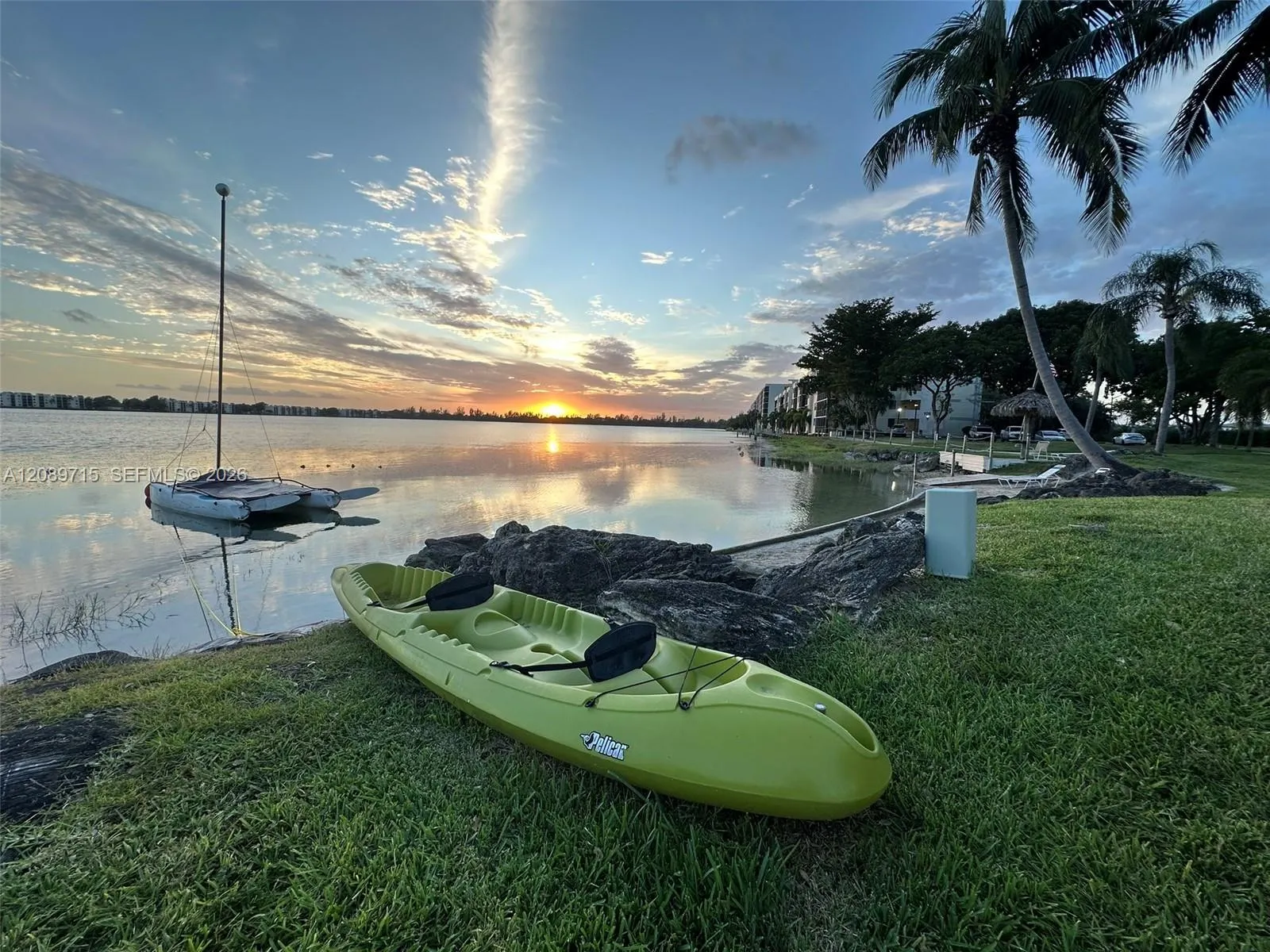 118 Lake Emerald Drive #207