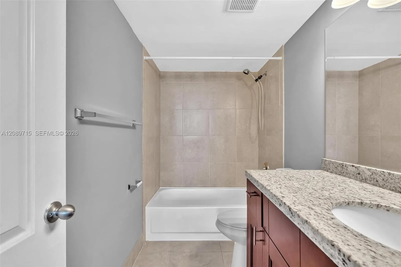 118 Lake Emerald Drive #207
