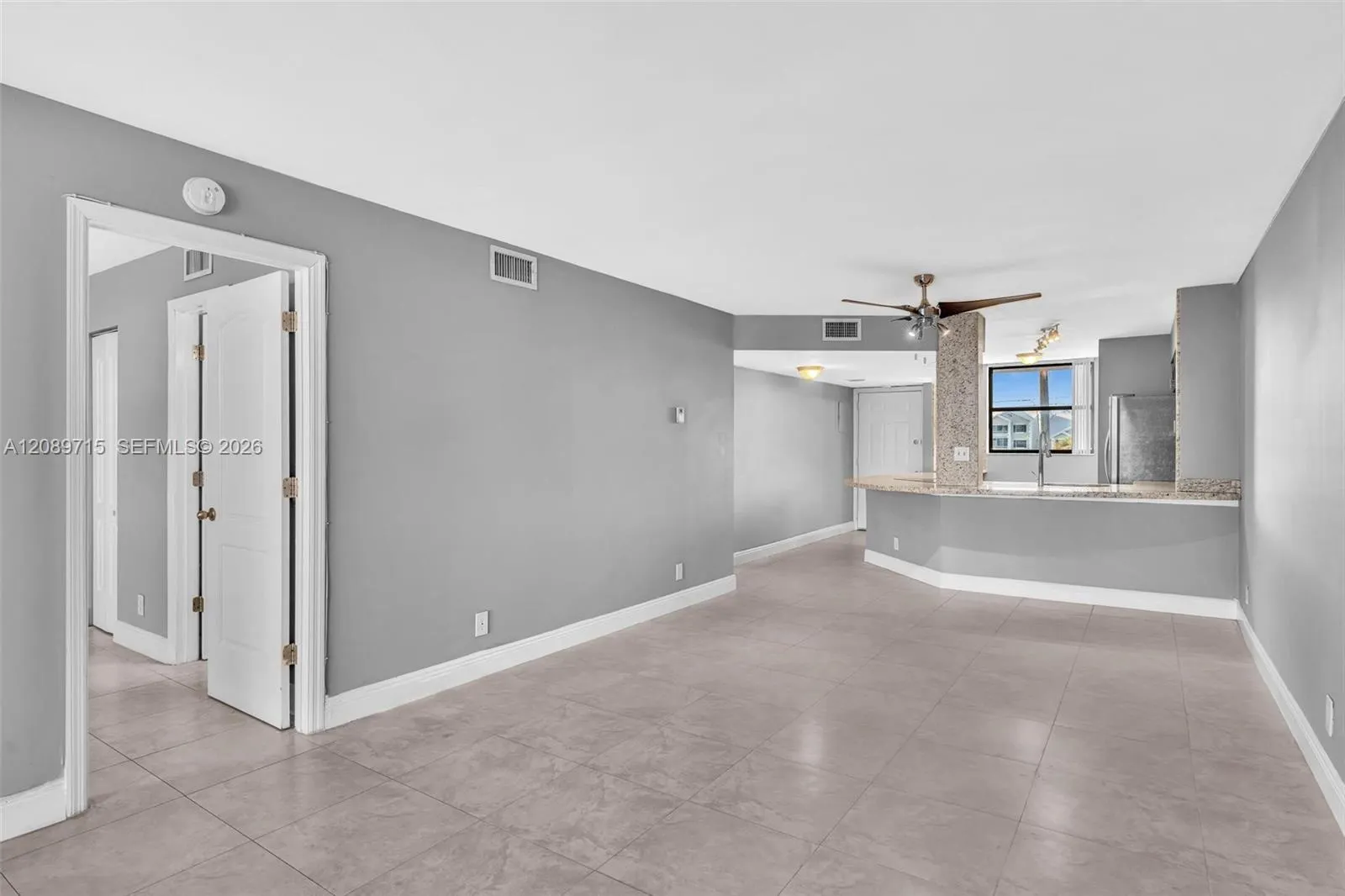 118 Lake Emerald Drive #207