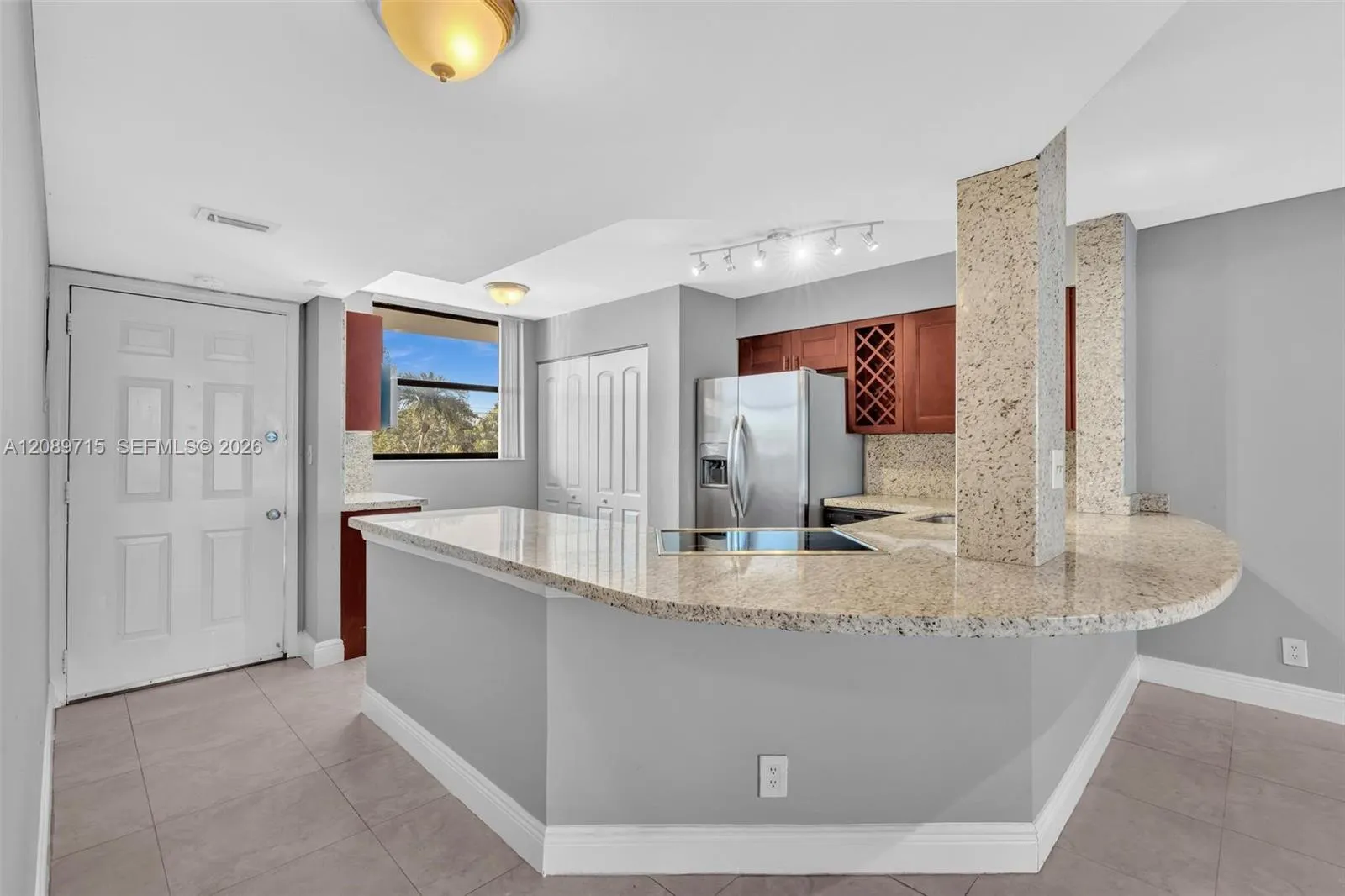 118 Lake Emerald Drive #207