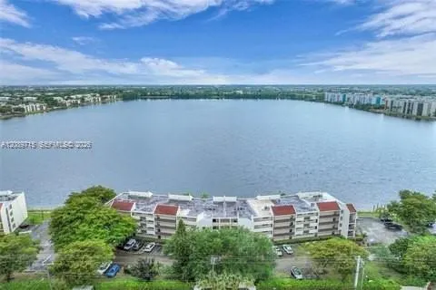 118 Lake Emerald Drive #207