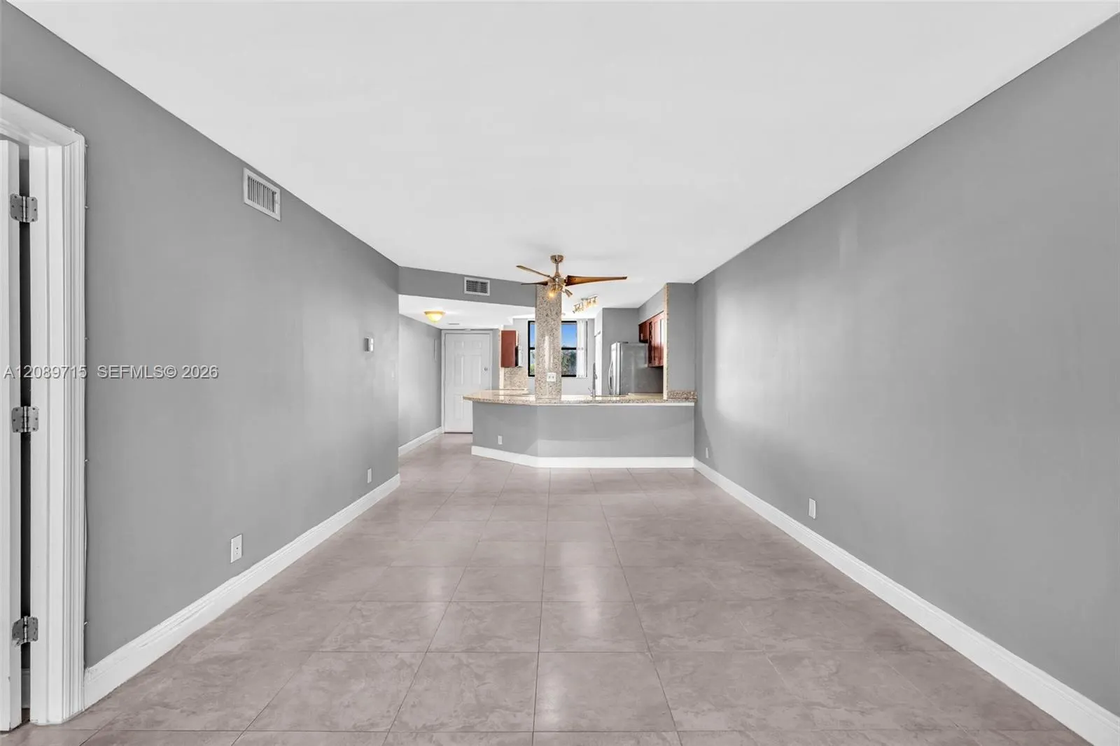118 Lake Emerald Drive #207