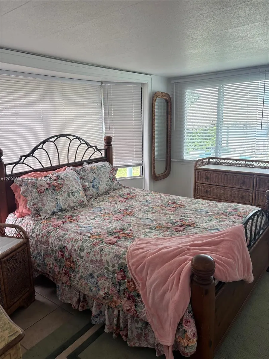 900 Morris Avenue #900