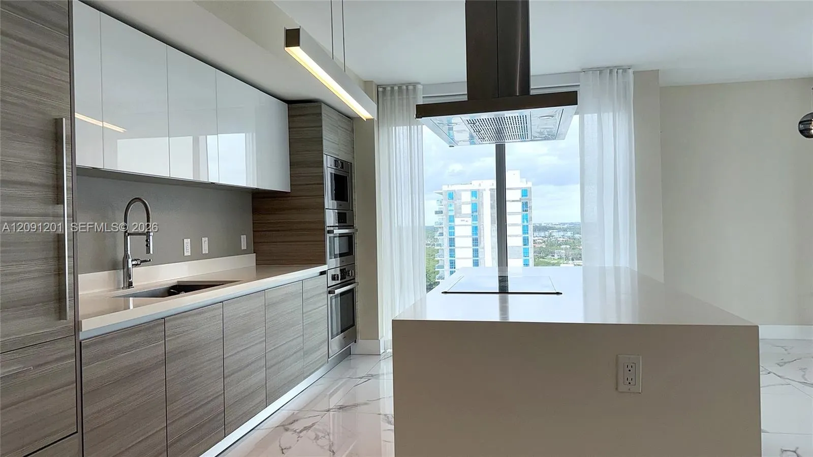 330 Sunny Isles Boulevard #5-1801