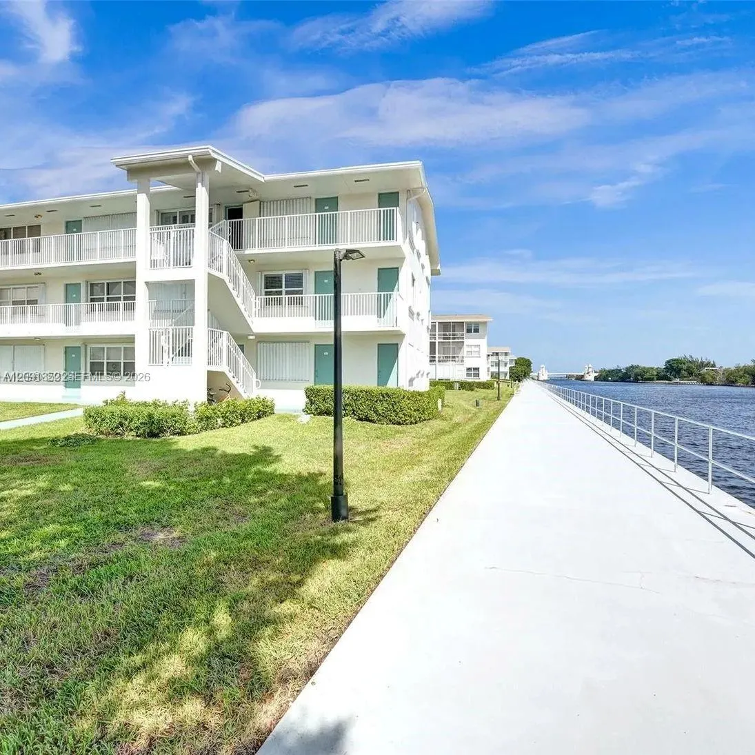 880 W Horizons W #205